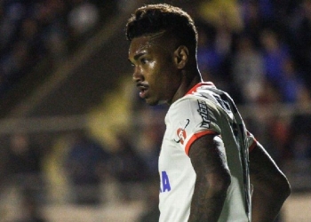 Argentinos ficam assustados com saída de Vitinho do Flamengo: ‘Chegou por milhões e sai sem deixar um euro’