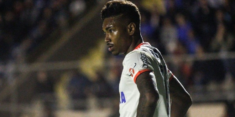 Argentinos ficam assustados com saída de Vitinho do Flamengo: ‘Chegou por milhões e sai sem deixar um euro’