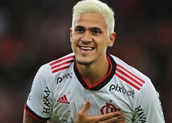Diretoria do Flamengo define o valor para vender o atacante Pedro ao Sevilla, da Espanha, ainda nesta janela de transferências