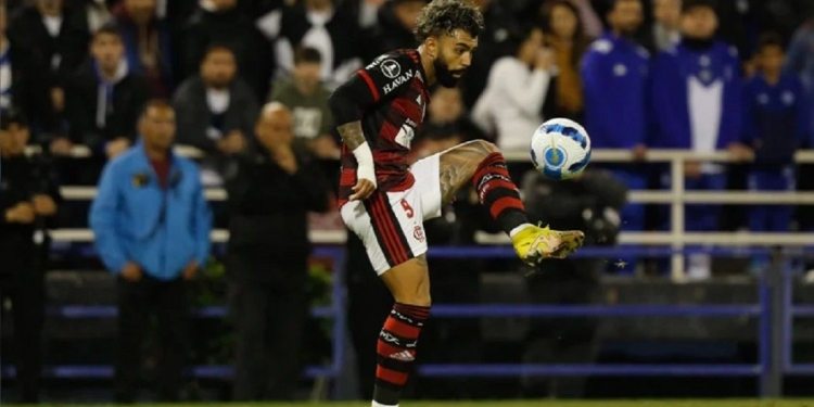 Benjamin Back, apresentador do SBT, desce a lenha em Gabigol após goleada: ‘cansa de perder gols fáceis’