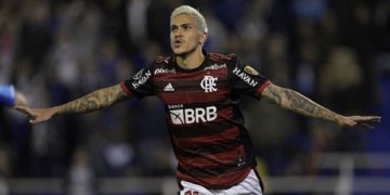 Vélez Sarsfield demonstra o quão pequeno é e se nega a entregar a bola do jogo a Pedro, tradição em um hat-trick