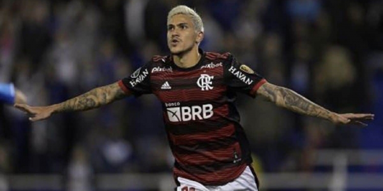 Vélez Sarsfield demonstra o quão pequeno é e se nega a entregar a bola do jogo a Pedro, tradição em um hat-trick