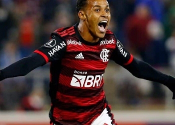 Flamengo age rápido e define o substituto de Lázaro, vendido ao futebol espanhol nesta semana