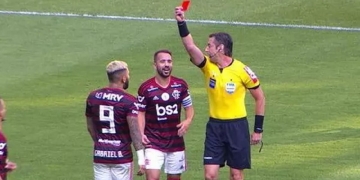 Torcida do Flamengo fica indignada com ‘chilique’ de Gabigol e cobra ajuda médica: ‘Paga um psicólogo pra esse infantil’