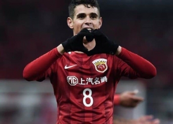Vasco da Gama anuncia entrada no mercado da bola para dar chapéu no Flamengo e contratar Oscar, do Shanghai Port