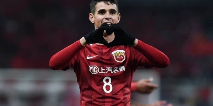 Vasco da Gama anuncia entrada no mercado da bola para dar chapéu no Flamengo e contratar Oscar, do Shanghai Port