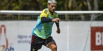 Extraterrestre! Arrascaeta marca golaço durante treinamento e deixa todos do Flamengo incrédulos – vídeo