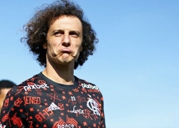 David Luiz bate o martelo sobre o seu futuro no Flamengo e aguarda decisão da diretoria; contrato está a três meses do fim