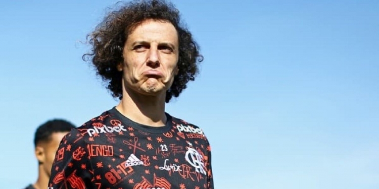 David Luiz bate o martelo sobre o seu futuro no Flamengo e aguarda decisão da diretoria; contrato está a três meses do fim