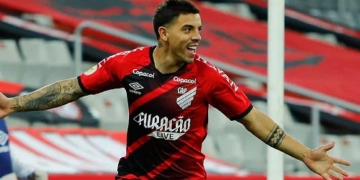 Especulado no Flamengo, Terans admite que recebeu mensagem de Arrascaeta: ‘Nós, gringos, somos muito unidos’
