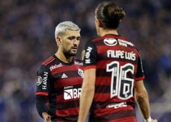 Filipe Luís crava vaga para Arrascaeta em Real Madrid ou Barcelona: ‘É muito difícil manter um jogador desse tanto tempo no Brasil’