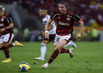 Filipe Luís ainda não sabe se vai renovar com o Flamengo; contrato se encerra em 31 de dezembro de 2022