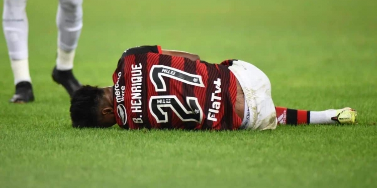 Ex-jogador detona o Flamengo e diz que Bruno Henrique corre perigo: ‘nas mãos de pessoas que não sabem o que fazem’