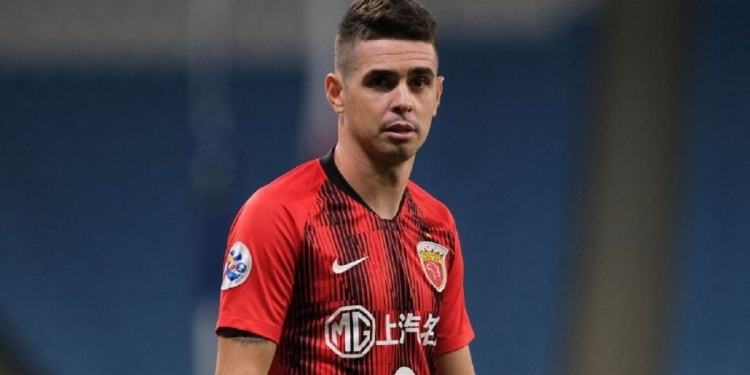 Não é só o Flamengo: Oscar cita outros clubes interessados e expõe apelo de um treinador: ‘Vem pra cá, pelo amor de Deus’
