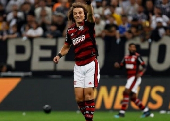 Após propostas do Brasil e da Itália, David Luiz recebe mais uma oferta milionária para deixar o Flamengo