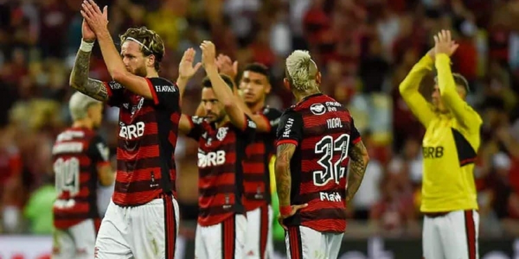 Vidente prevê se o Flamengo conquistará os títulos da Copa do Brasil e da Libertadores: ‘como um louco’