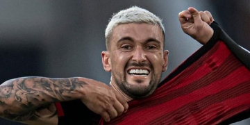 Torcida do Flamengo convoca craque que parabenizou Arrascaeta por título na Copa do Brasil: ‘Tem vaga para o Mundial’