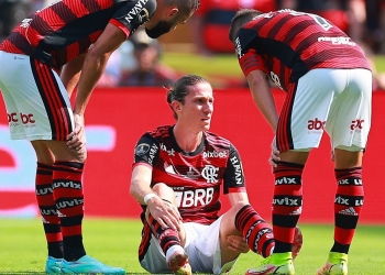 Após tri da Libertadores, Filipe Luís abre o jogo e fala sobre o futuro no Flamengo: ‘Não depende de mim’
