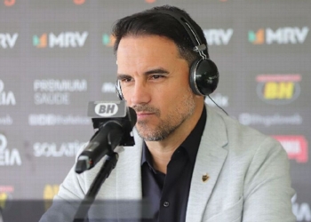 Dirigente do Atlético-MG enche titular do Flamengo de elogios e expõe desejo de contratá-lo