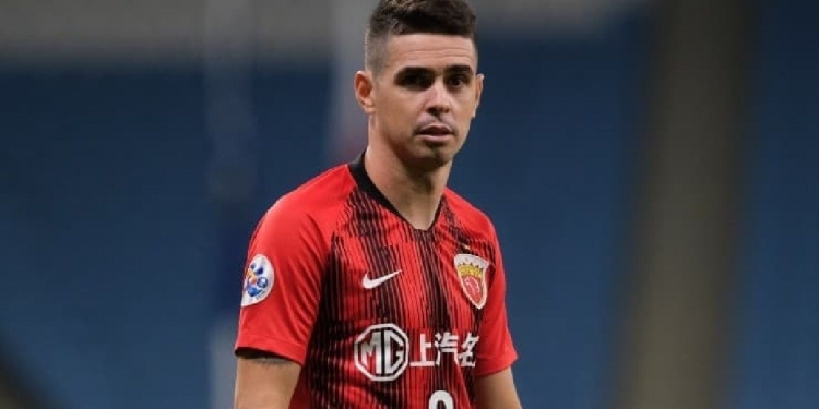 Vasco da Gama tenta chapéu no Flamengo para contratar Oscar