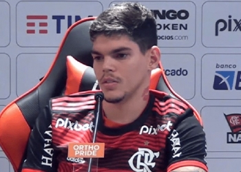 Flamengo toma medida desesperada após russos negarem a venda de Ayrton Lucas