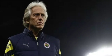 Jorge Jesus entra na mira do Flamengo após dirigente da CBF especular Dorival Júnior na Seleção Brasileira