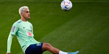 Gigante da Inglaterra quer comprar Pedro do Flamengo e aguarda estreia na Copa do Mundo para analisar o seu desempenho