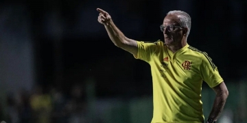Dorival Júnior explica se houve divergências de dinheiro para a sua saída do Flamengo