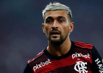 Rivais se desesperam com atuação de gala e clamam aos europeus que tirem Arrascaeta do Flamengo