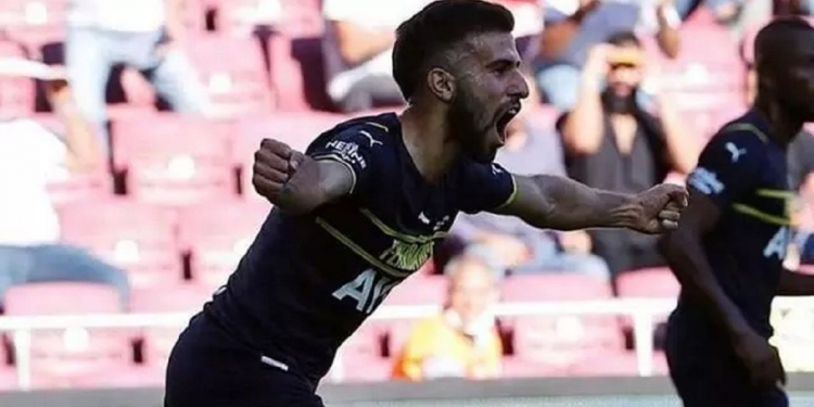 Flamengo injeta mais dinheiro e oferece proposta ‘irrecusável’ para comprar Diego Rossi junto ao Fenerbahçe